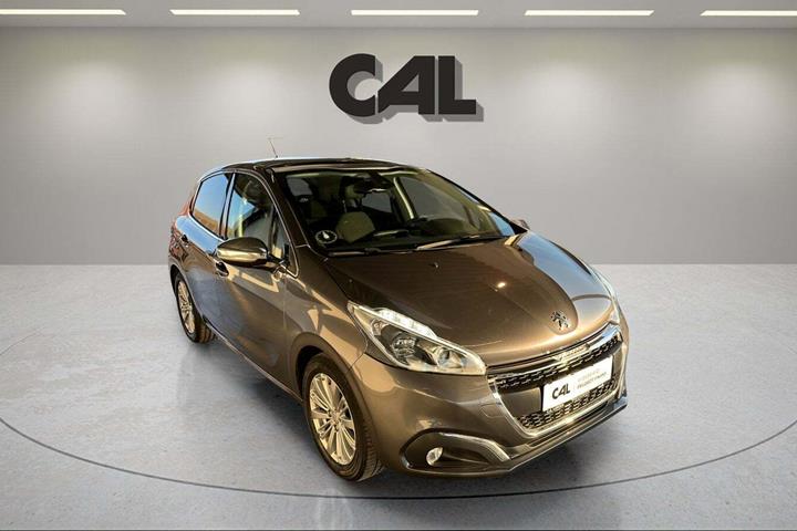 Grå Peugeot 208 fra 2019