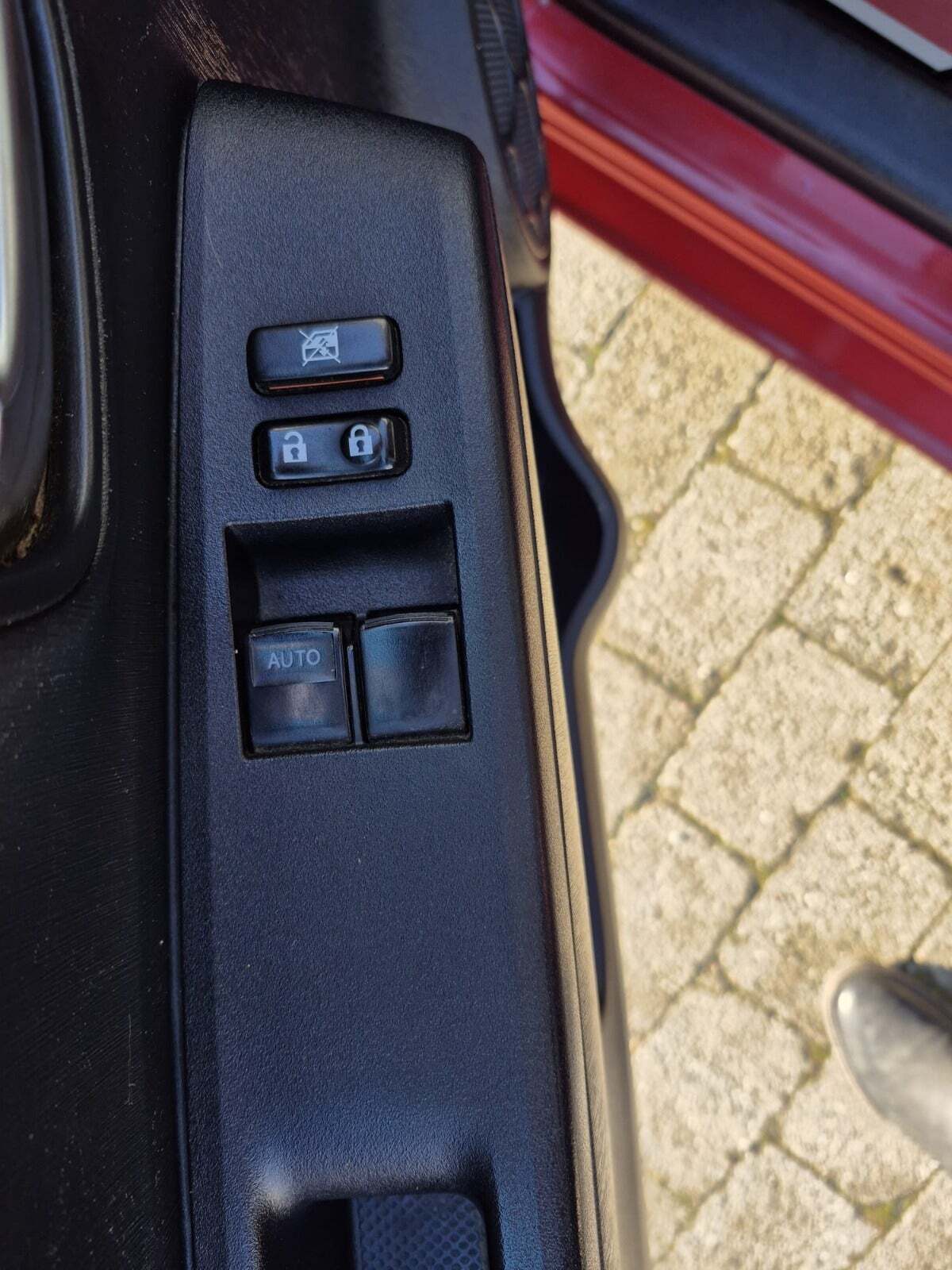 Rød Toyota Yaris fra 2011