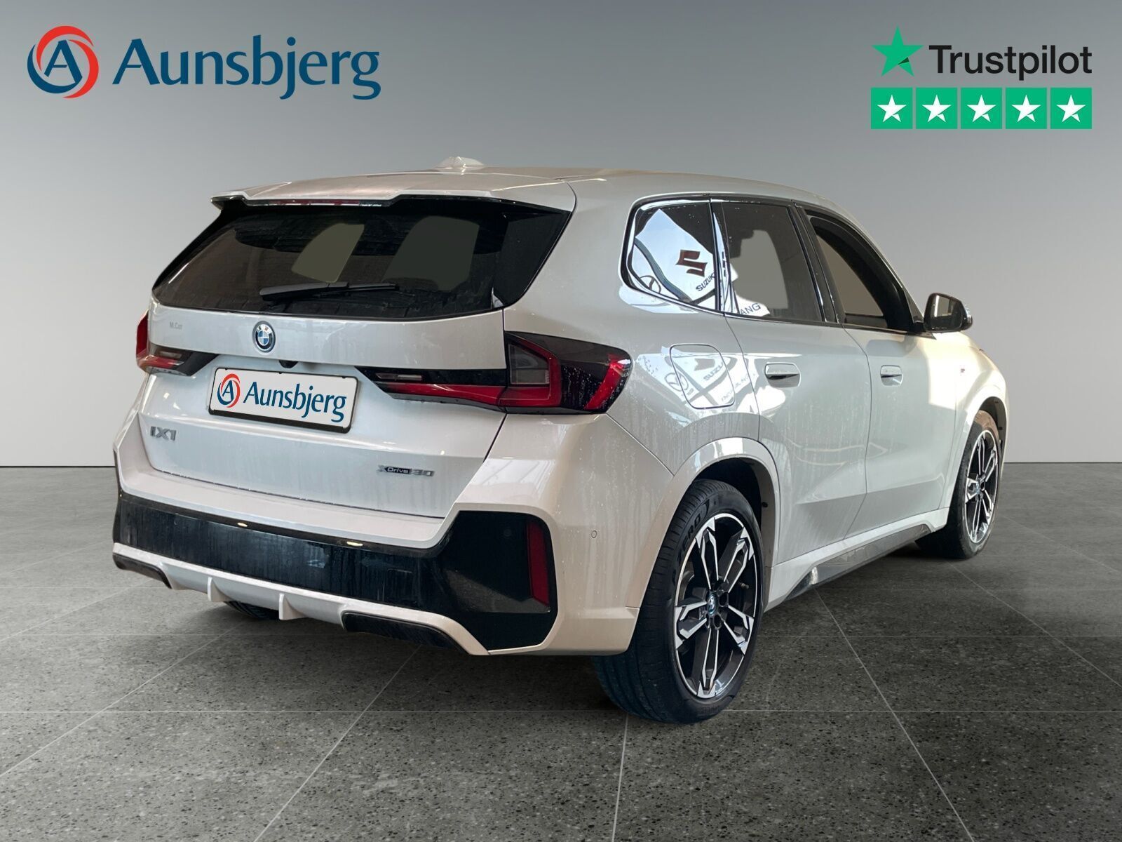 Hvid BMW iX1 fra 2023