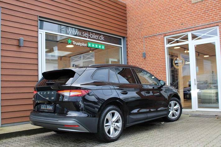 Sort Skoda Enyaq fra 2024