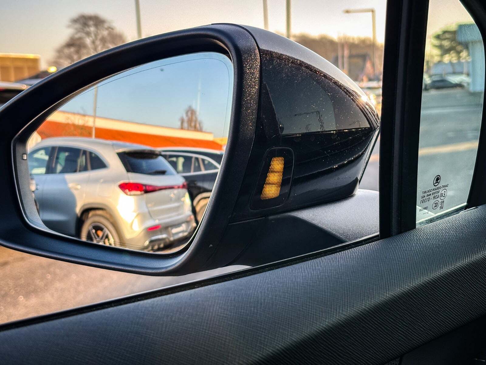 Grå Skoda Enyaq fra 2023