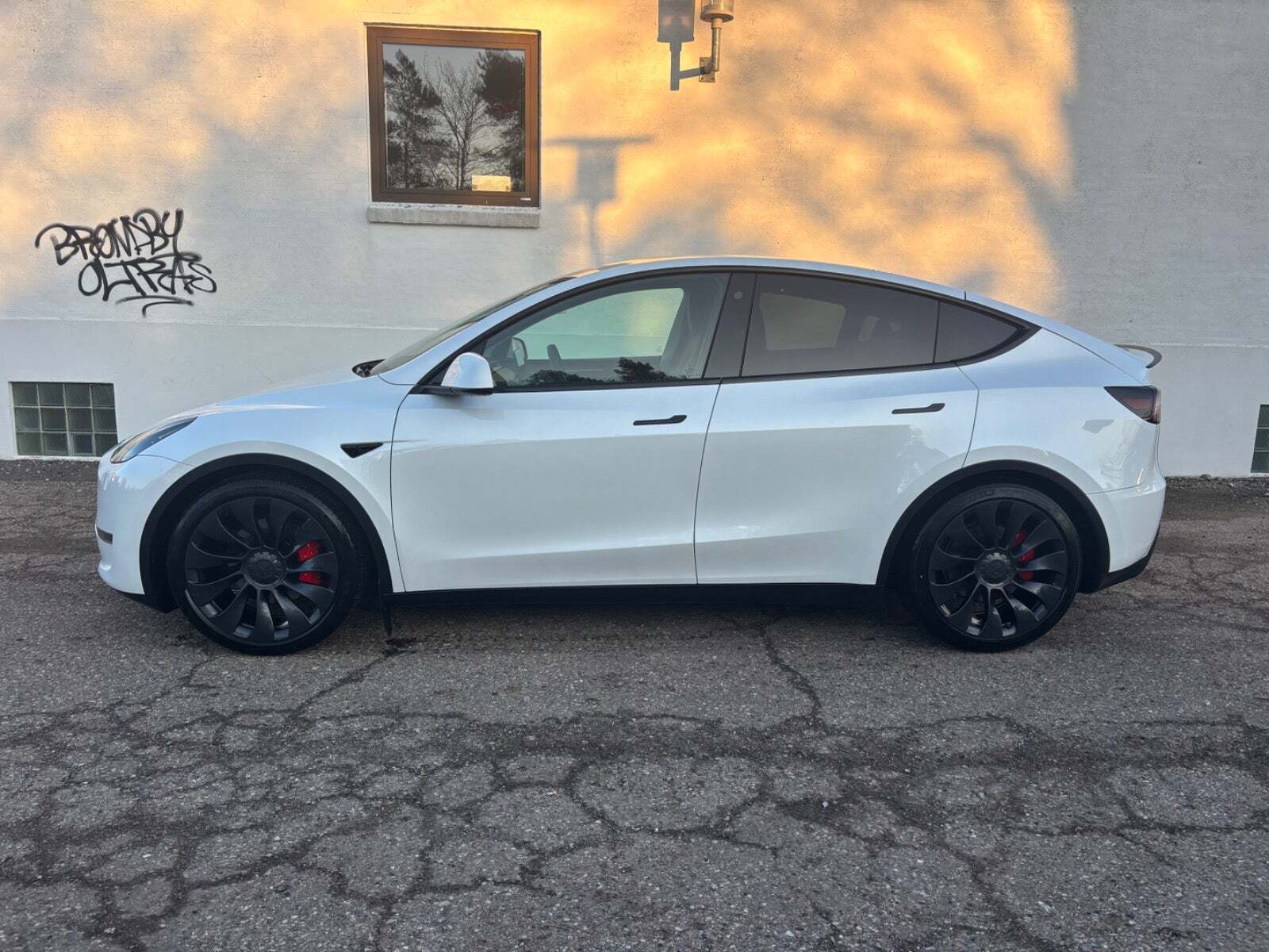 Tesla Model Y Performance AWD