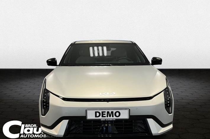 Sølv Kia EV4 fra 2026 set udefra