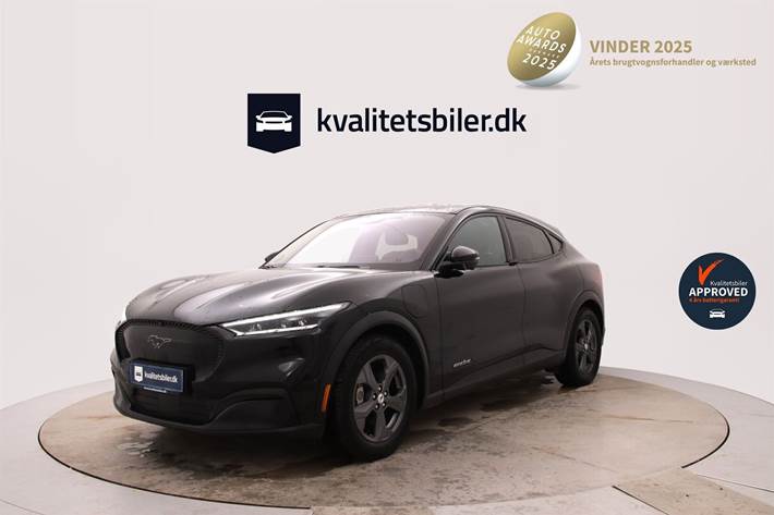 Sort Ford Mustang Mach-E fra 2021 set udefra