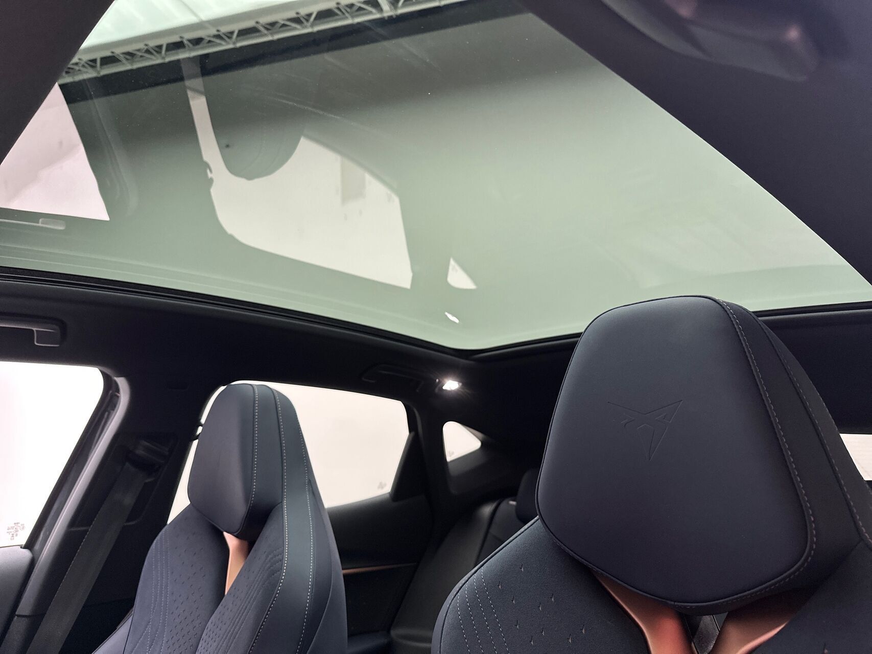 Grå Cupra Tavascan fra 2024