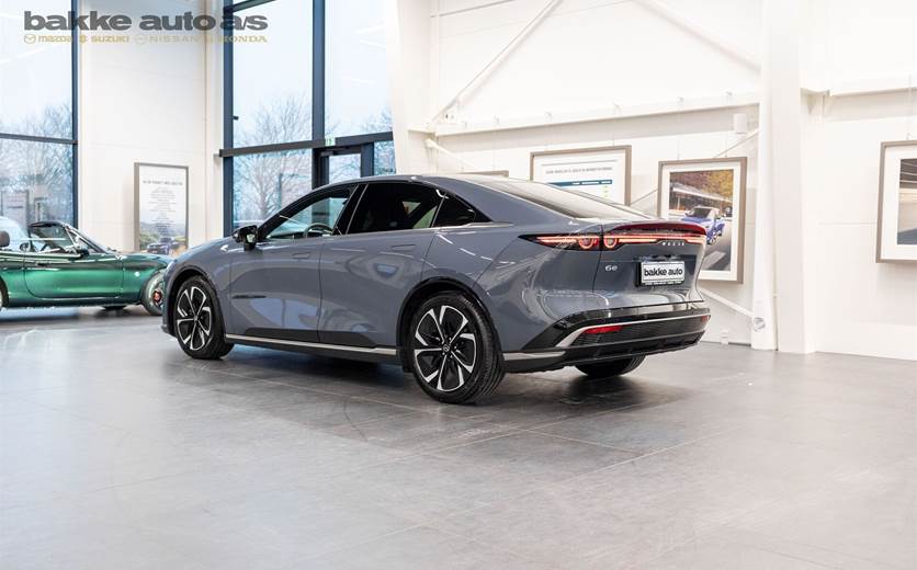 Mazda 6e