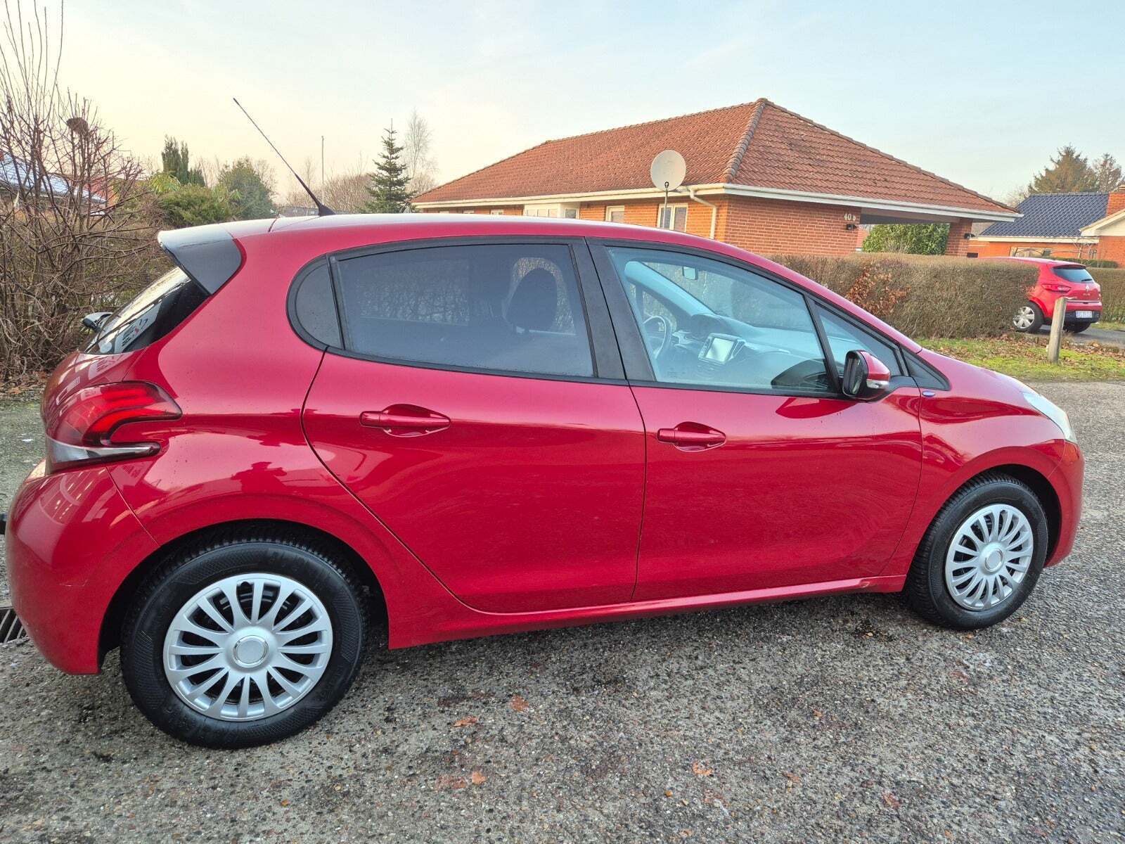 Peugeot 208 1,6 BlueHDi 100 Allure