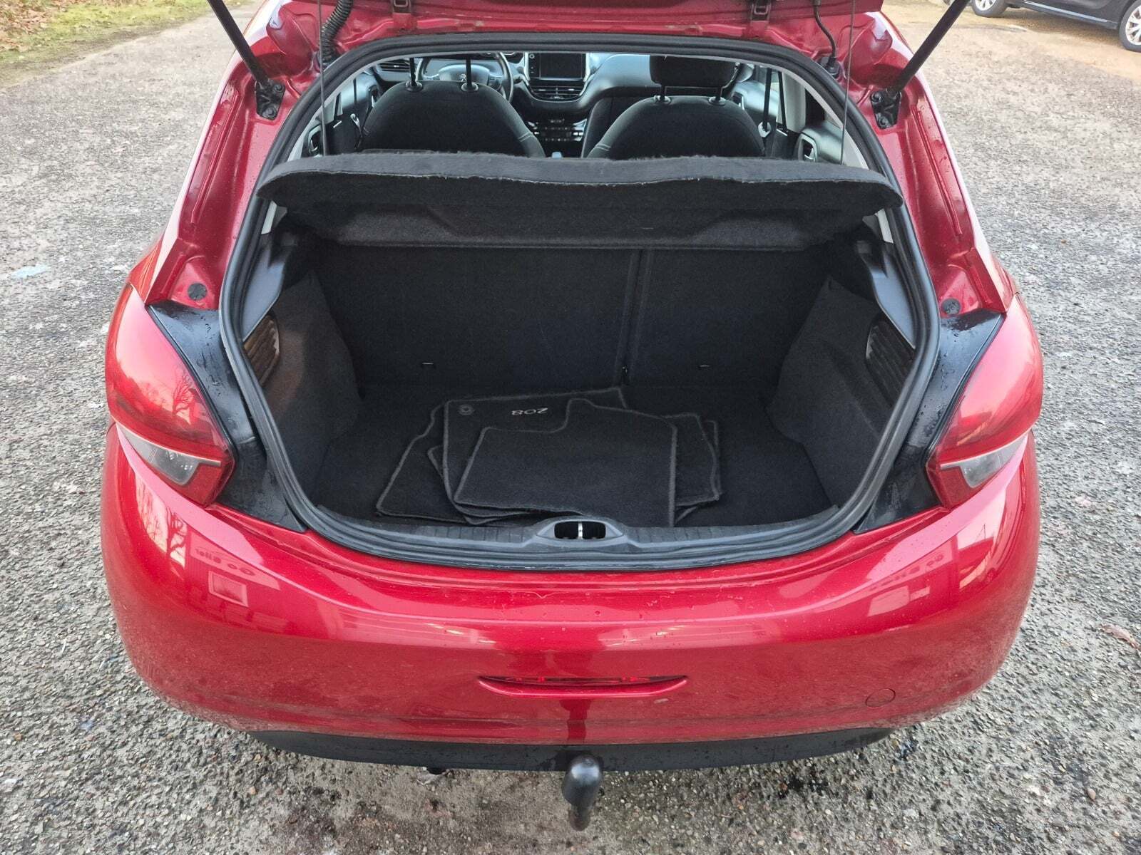 Grøn Peugeot 208 fra 2017