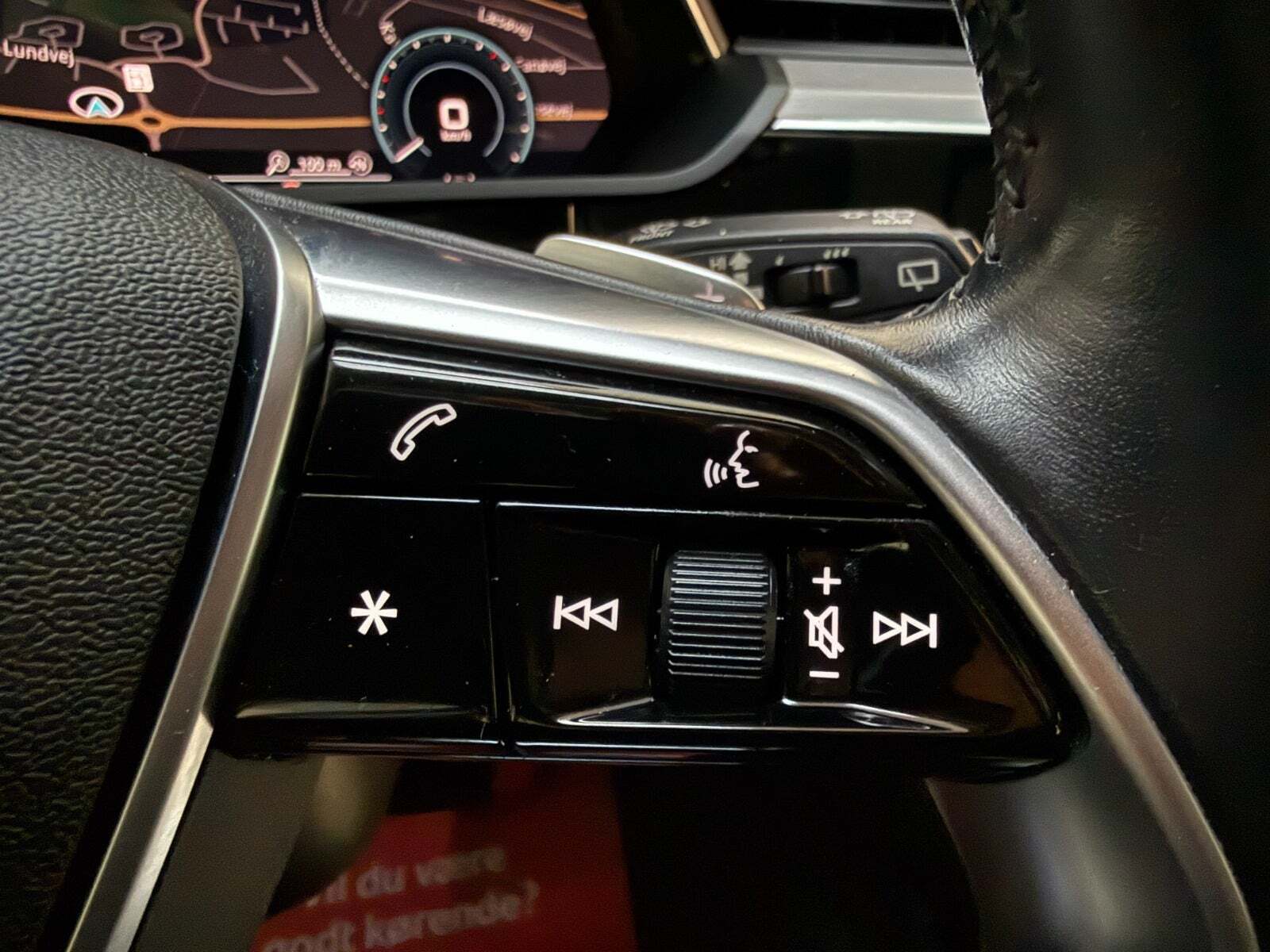 Hvid Audi e-tron fra 2020