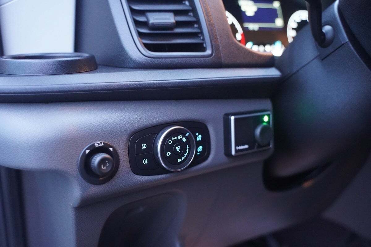 Hvid Ford Transit 350 L2 Van fra 2022