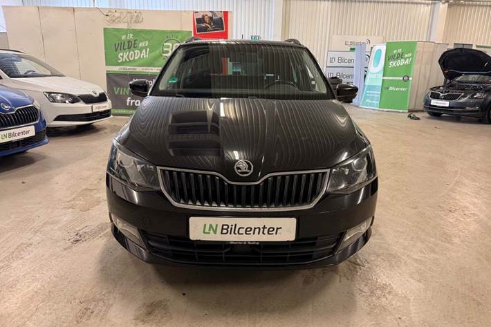 Sort Skoda Fabia fra 2015