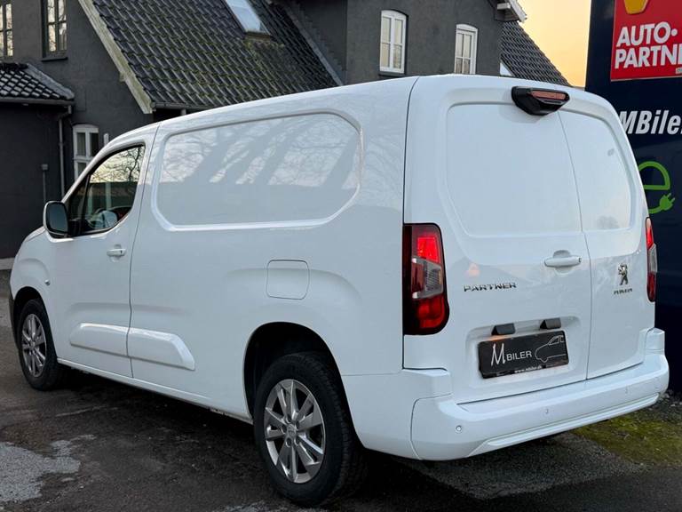 Peugeot Partner 1,5 BlueHDi 130 L2V2 Ultimate EAT8 Van