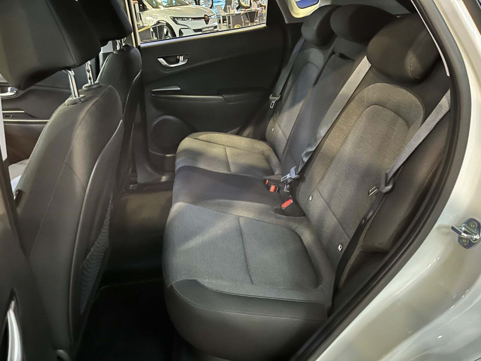 Hvid Hyundai Kona fra 2021