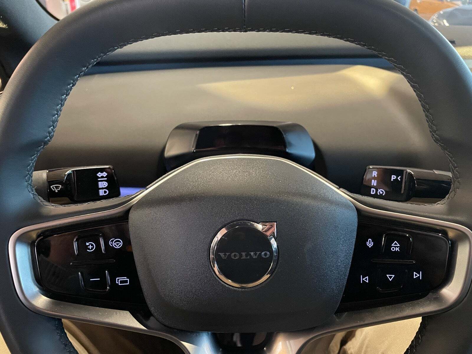 Grå Volvo EX30 fra 2024