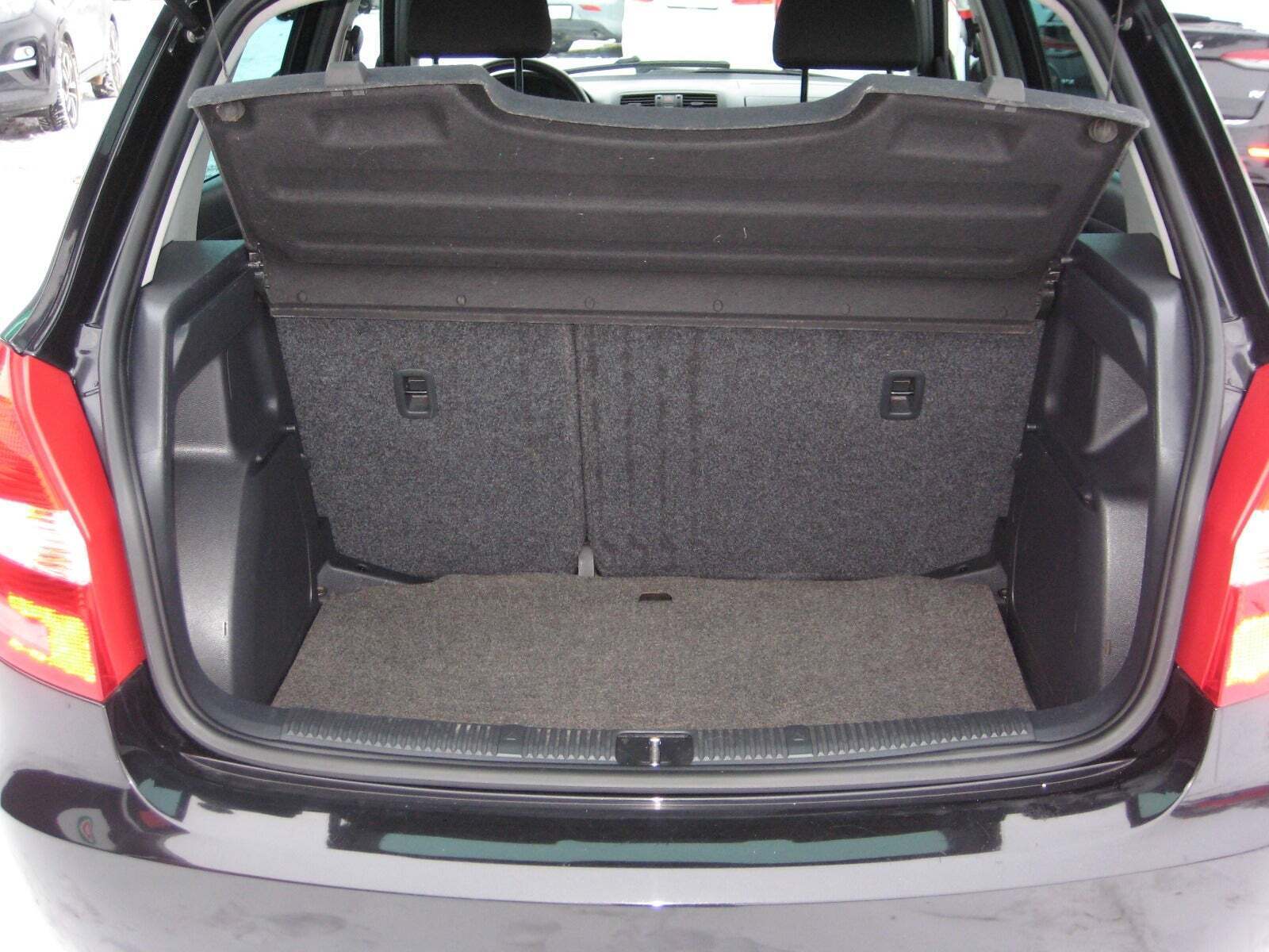 Sort Skoda Fabia fra 2014