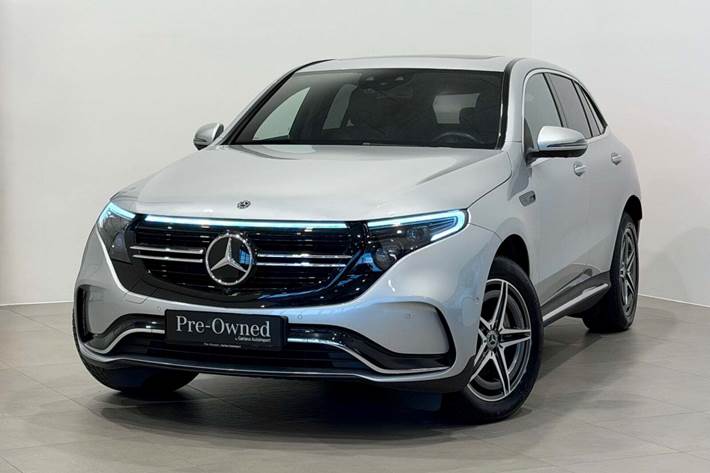 Sølv Mercedes EQC400 fra 2020 set udefra