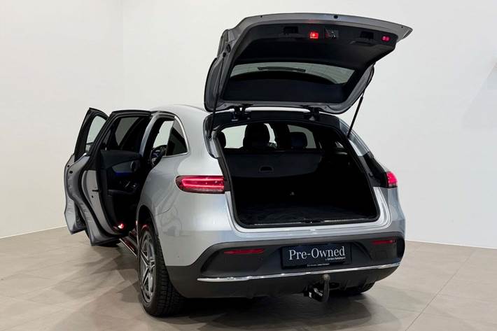 Sølv Mercedes EQC400 fra 2020