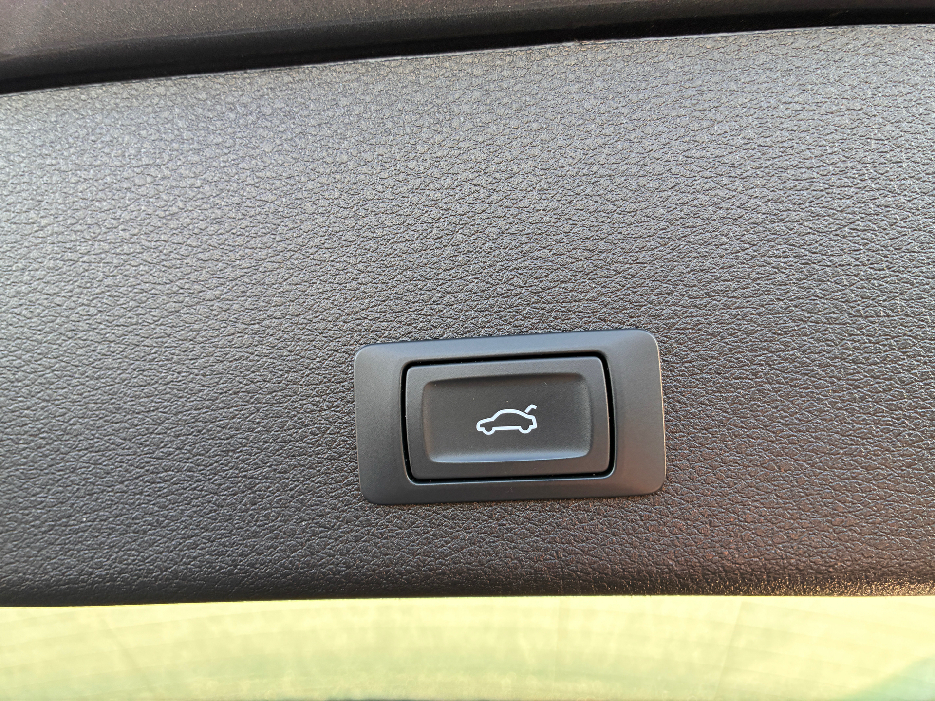 Grå Audi e-tron fra 2020