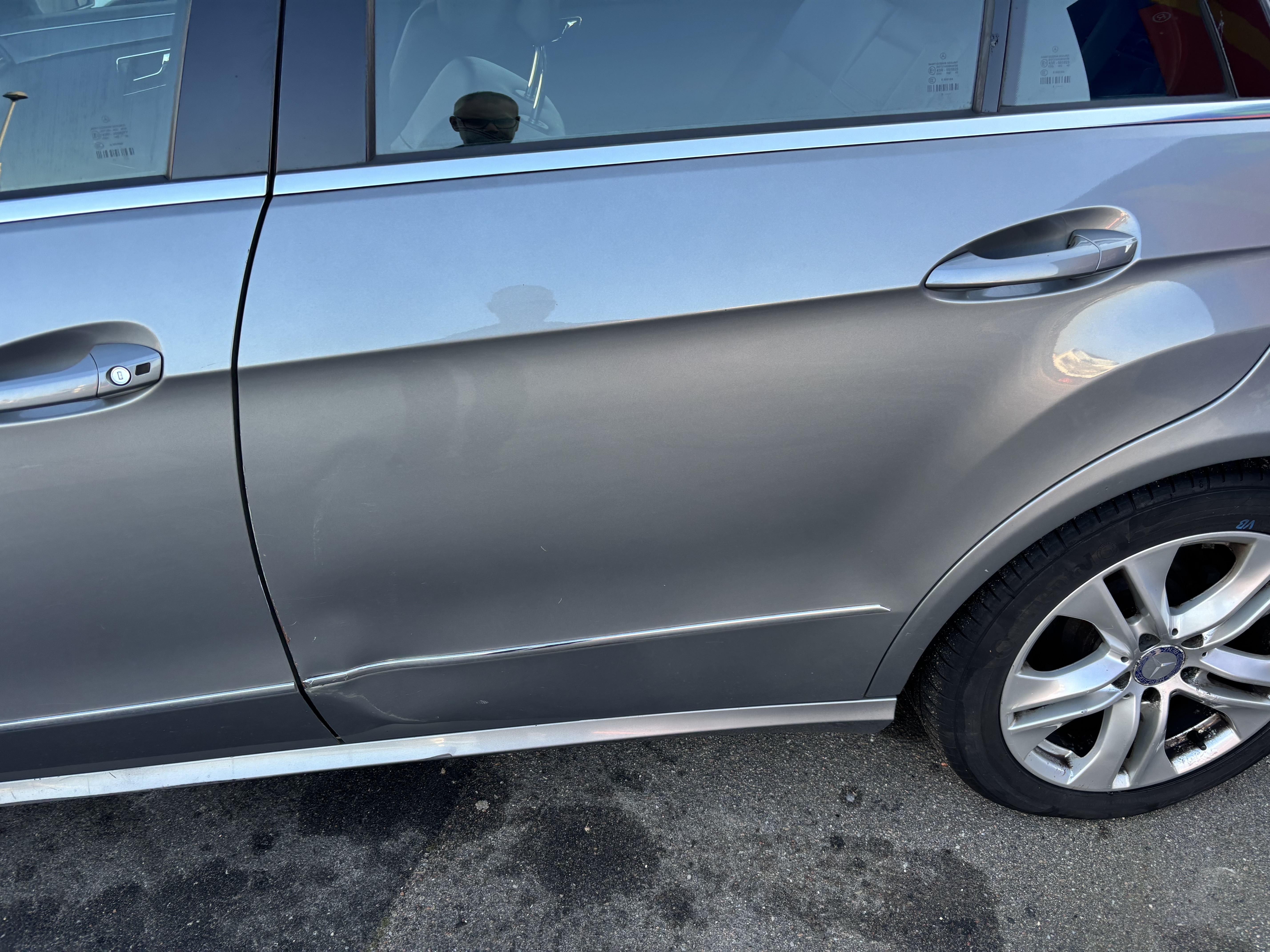 Grå Mercedes E250 d fra 2011