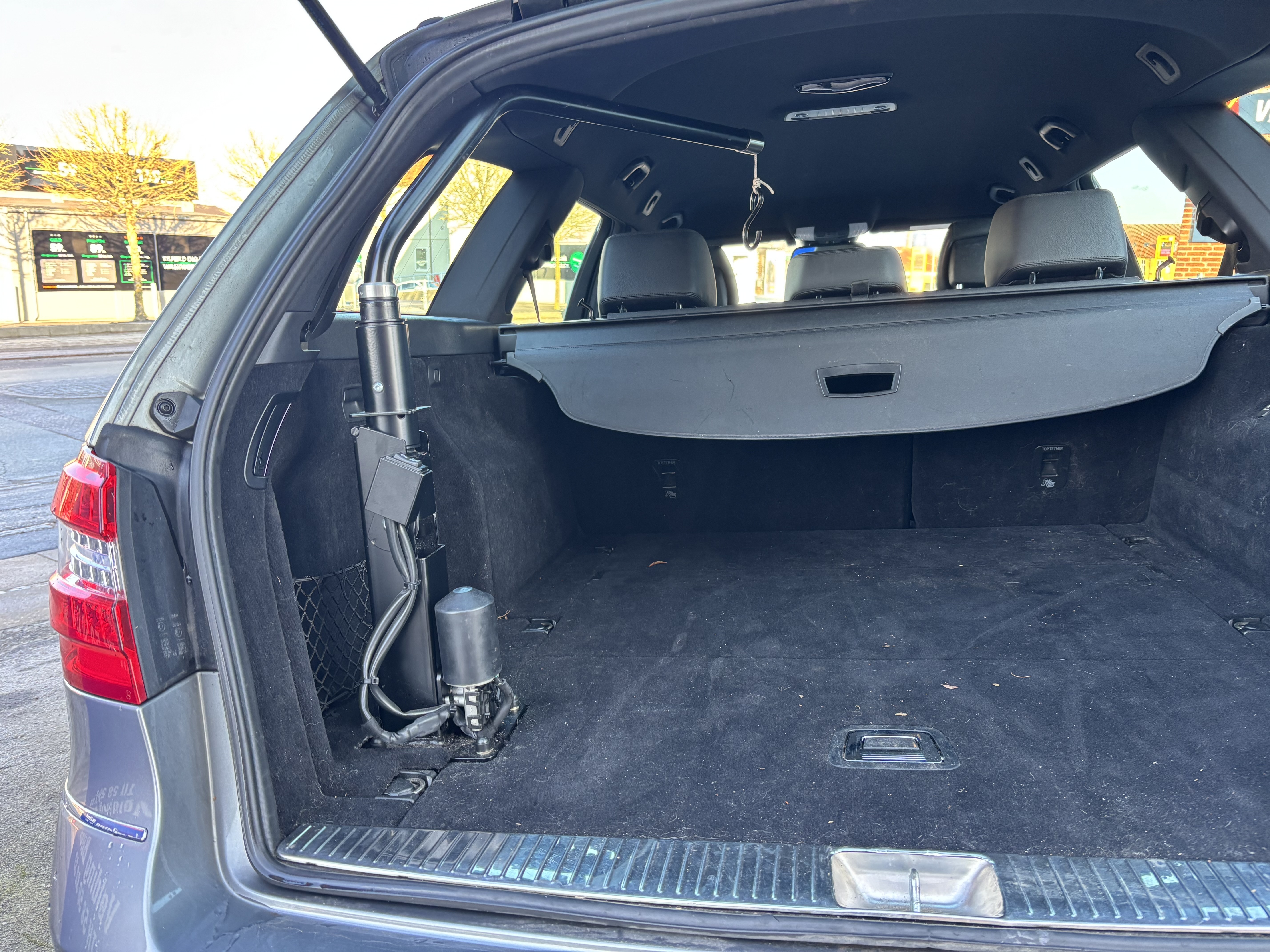 Grå Mercedes E250 d fra 2011