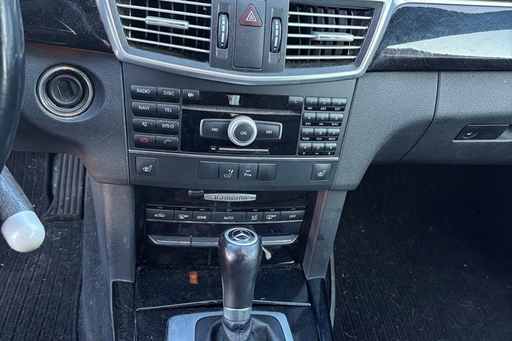 Grå Mercedes E250 d fra 2011