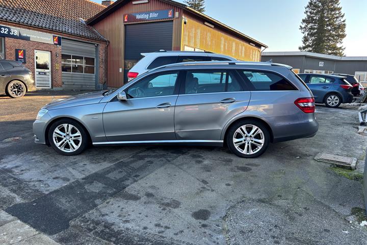 Grå Mercedes E250 d fra 2011