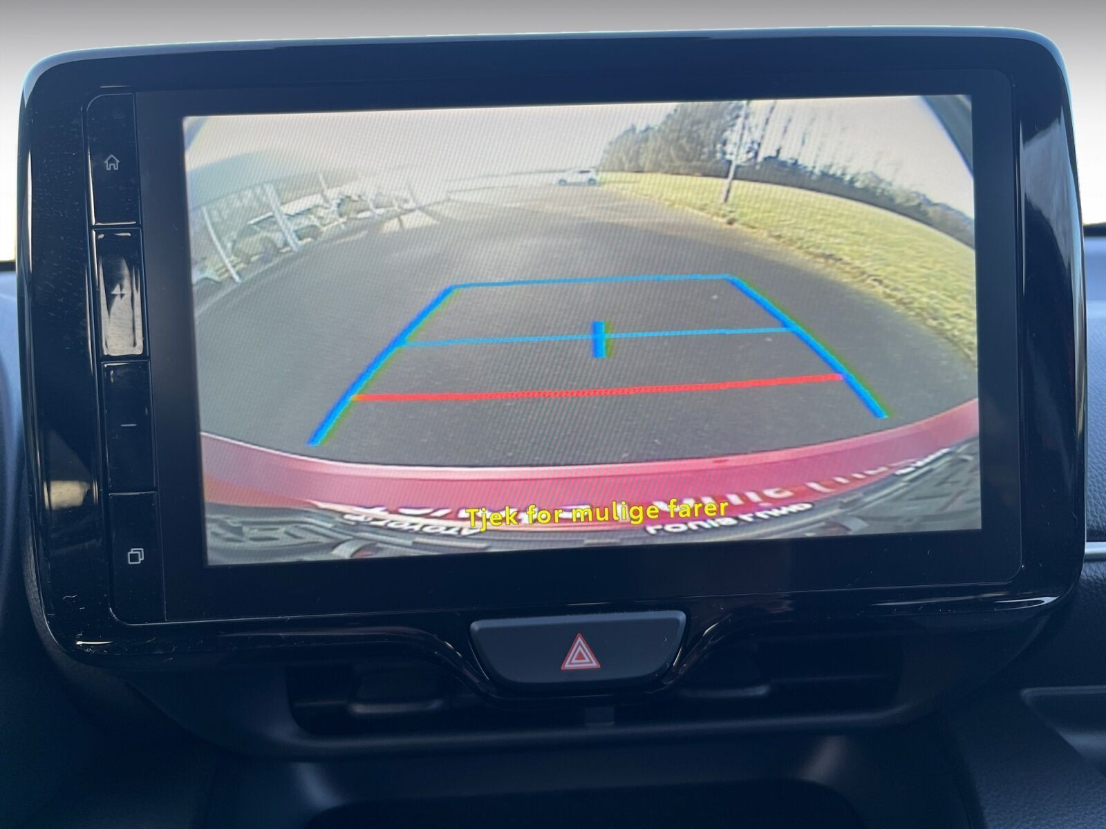 Rød Toyota Yaris fra 2025