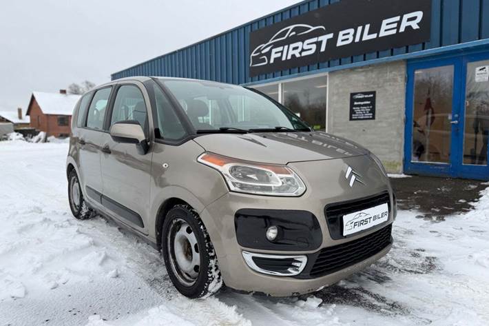 Grøn Citroën C3 Picasso fra 2011 set udefra