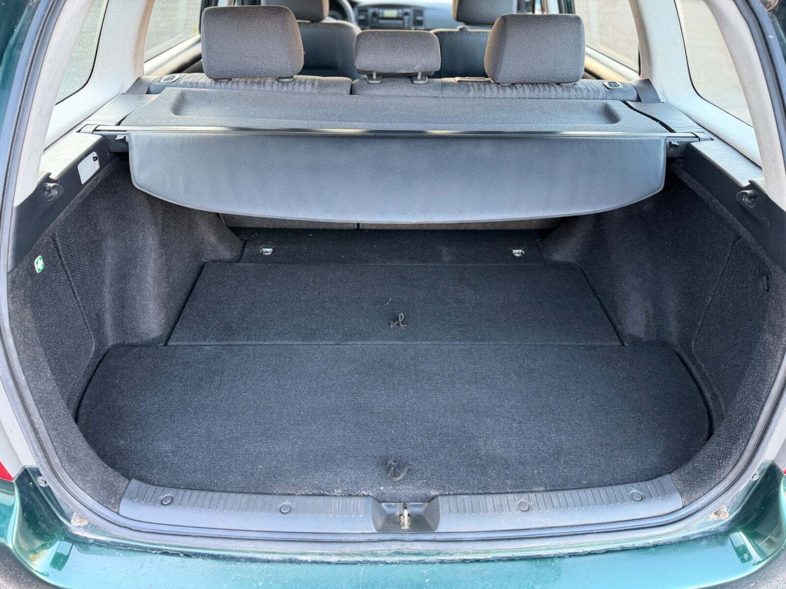 Grøn Toyota Corolla fra 2003