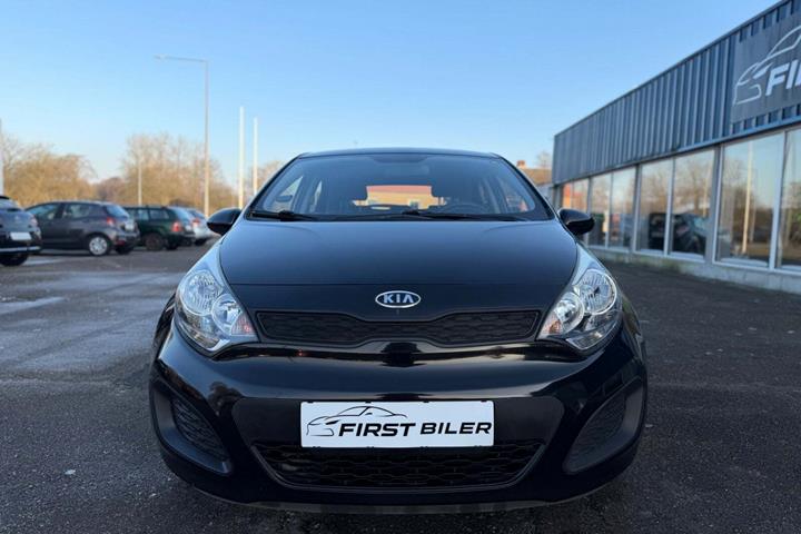 Grøn Kia Rio fra 2012