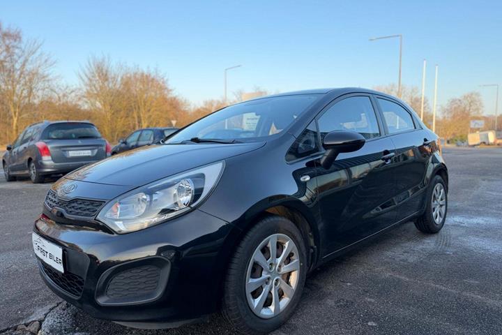 Grøn Kia Rio fra 2012