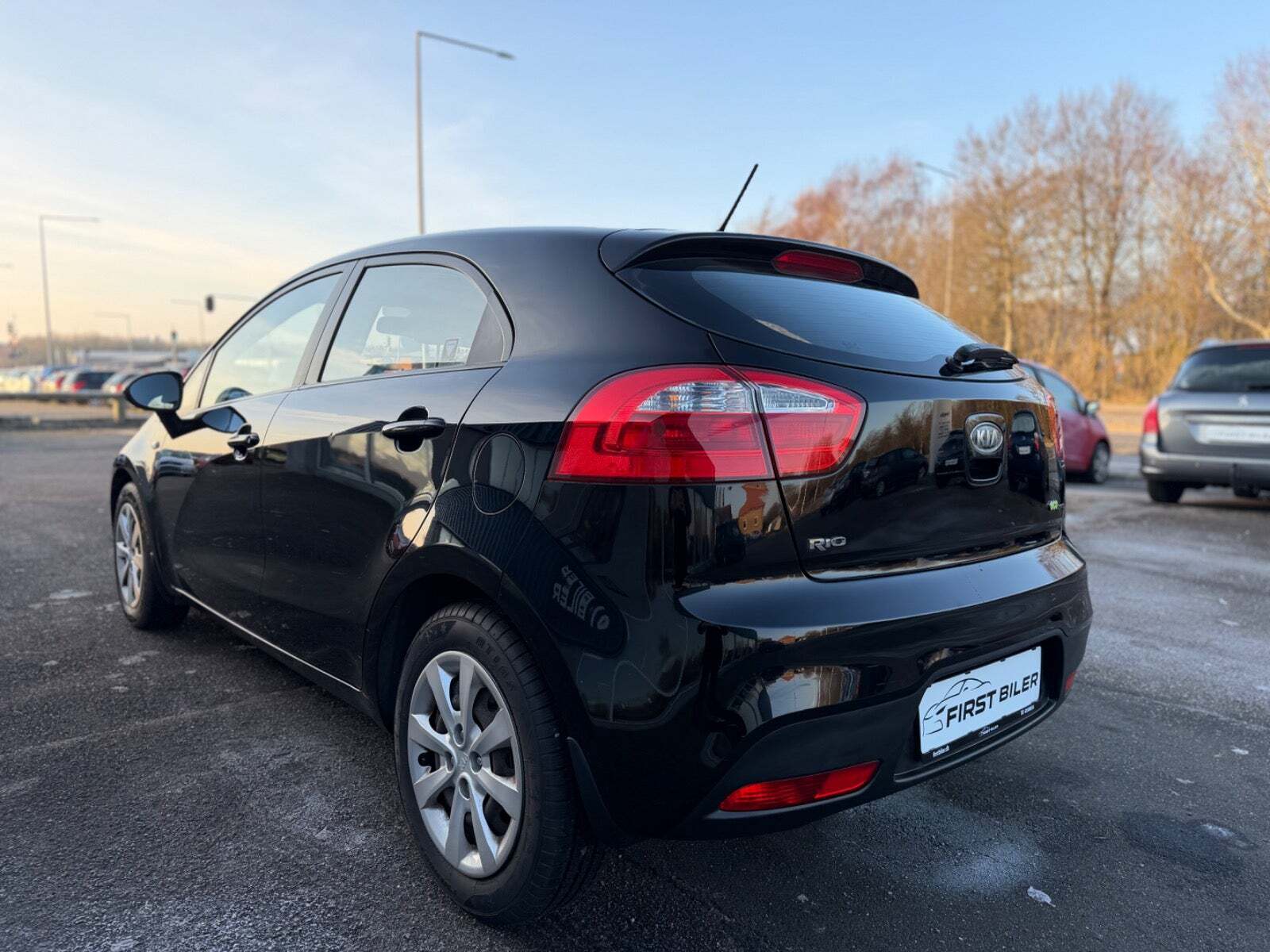 Grøn Kia Rio fra 2012
