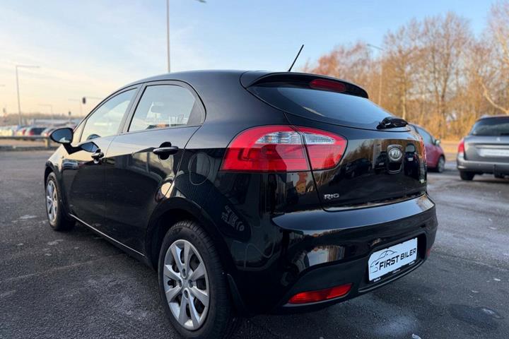 Grøn Kia Rio fra 2012