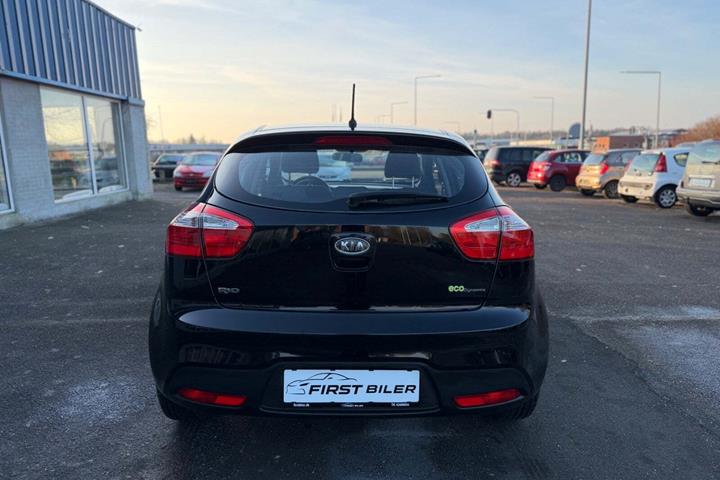 Grøn Kia Rio fra 2012