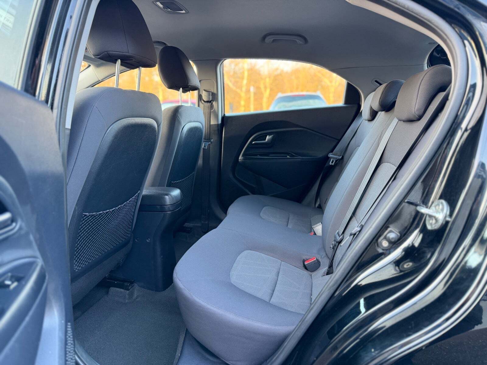 Grøn Kia Rio fra 2012