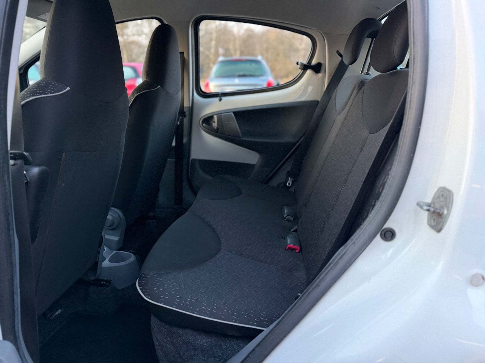 Grøn Peugeot 107 fra 2010