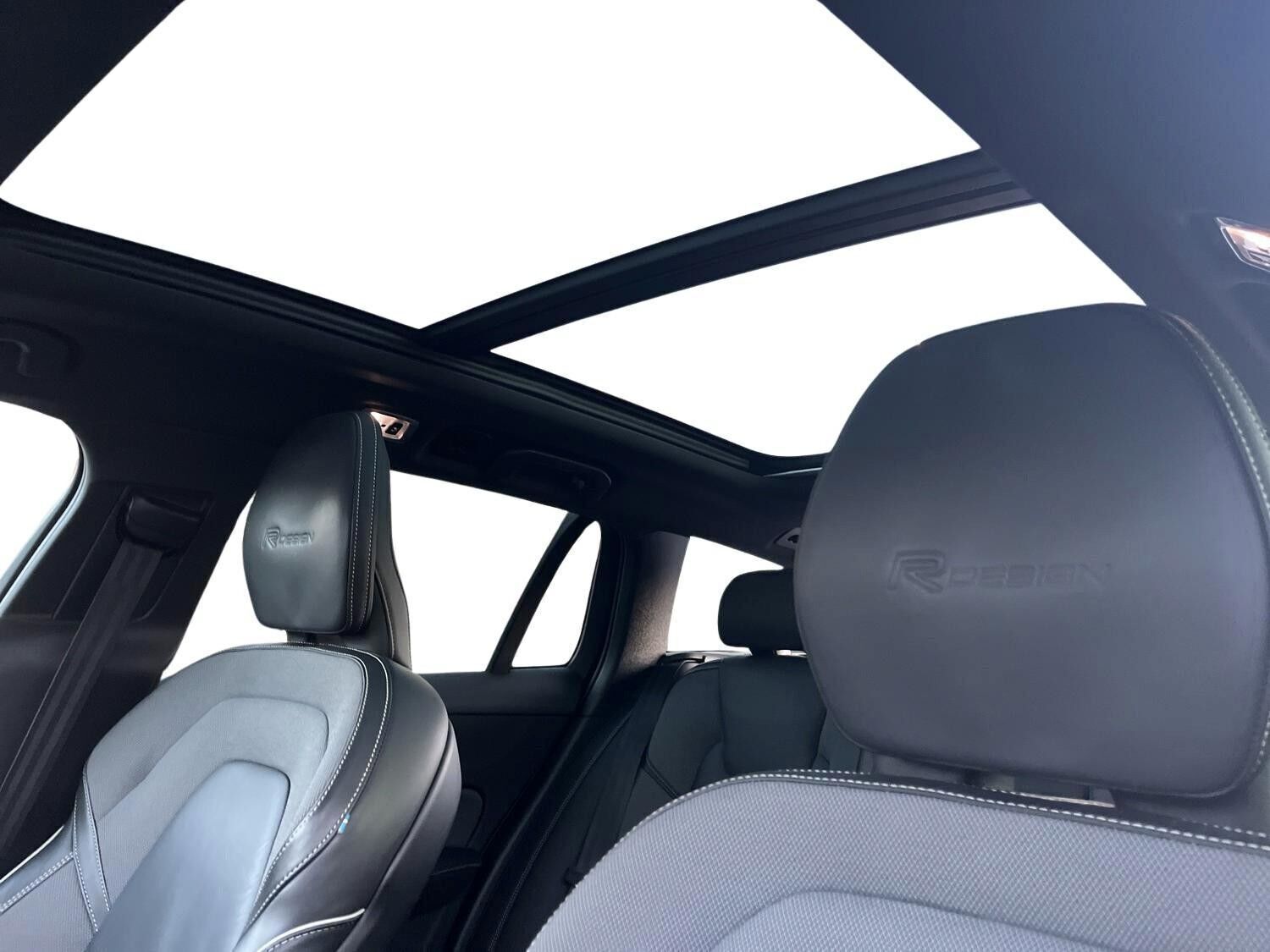 Sort Volvo V60 fra 2019