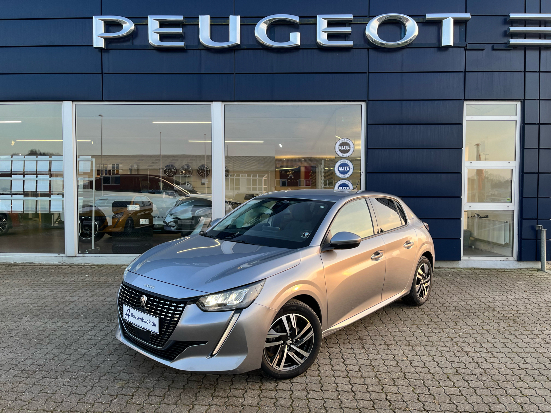 Peugeot 208 1,2 PureTech Platin Sport 100HK 5d 6g