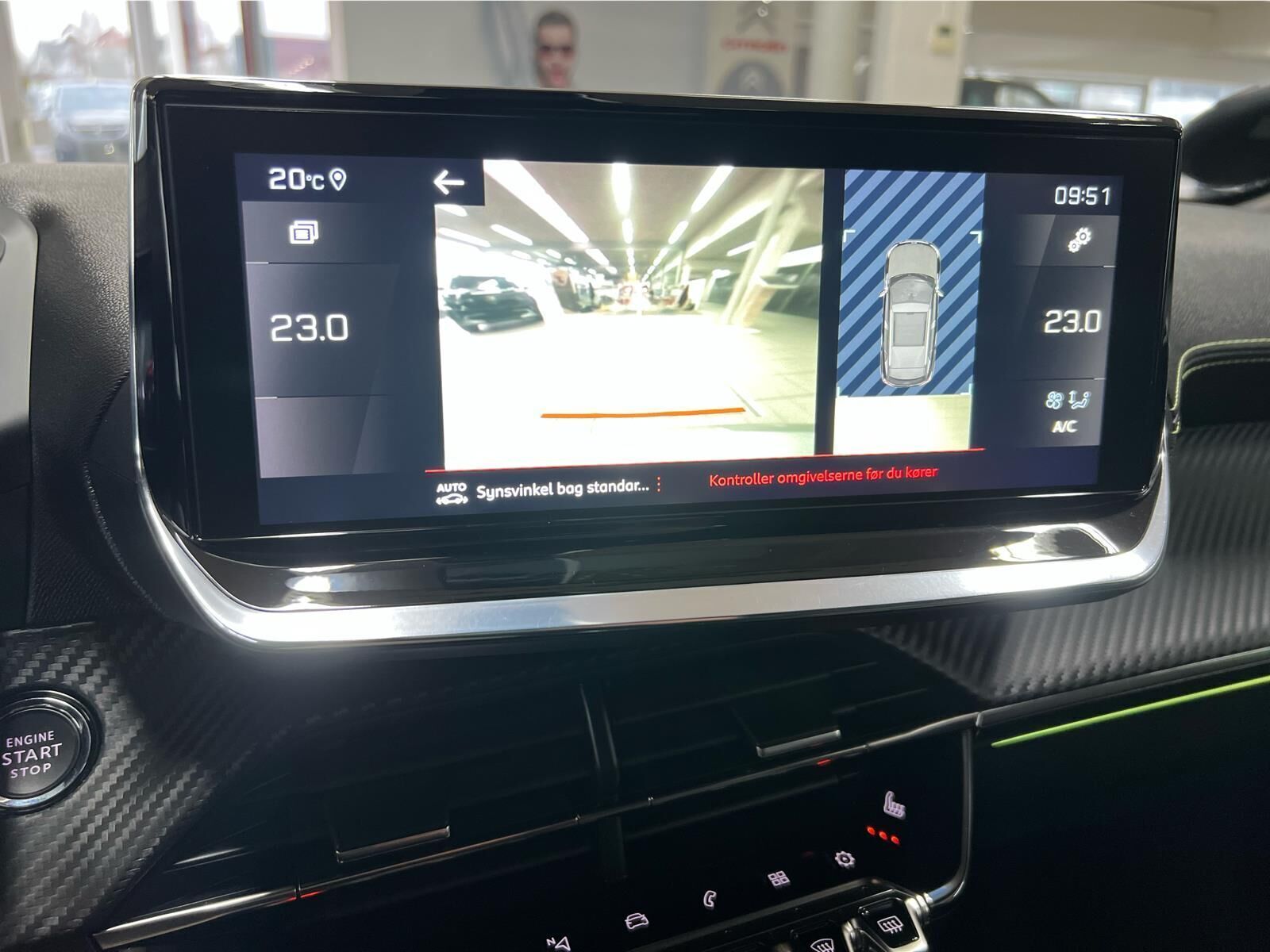 Orange Peugeot 2008 fra 2021