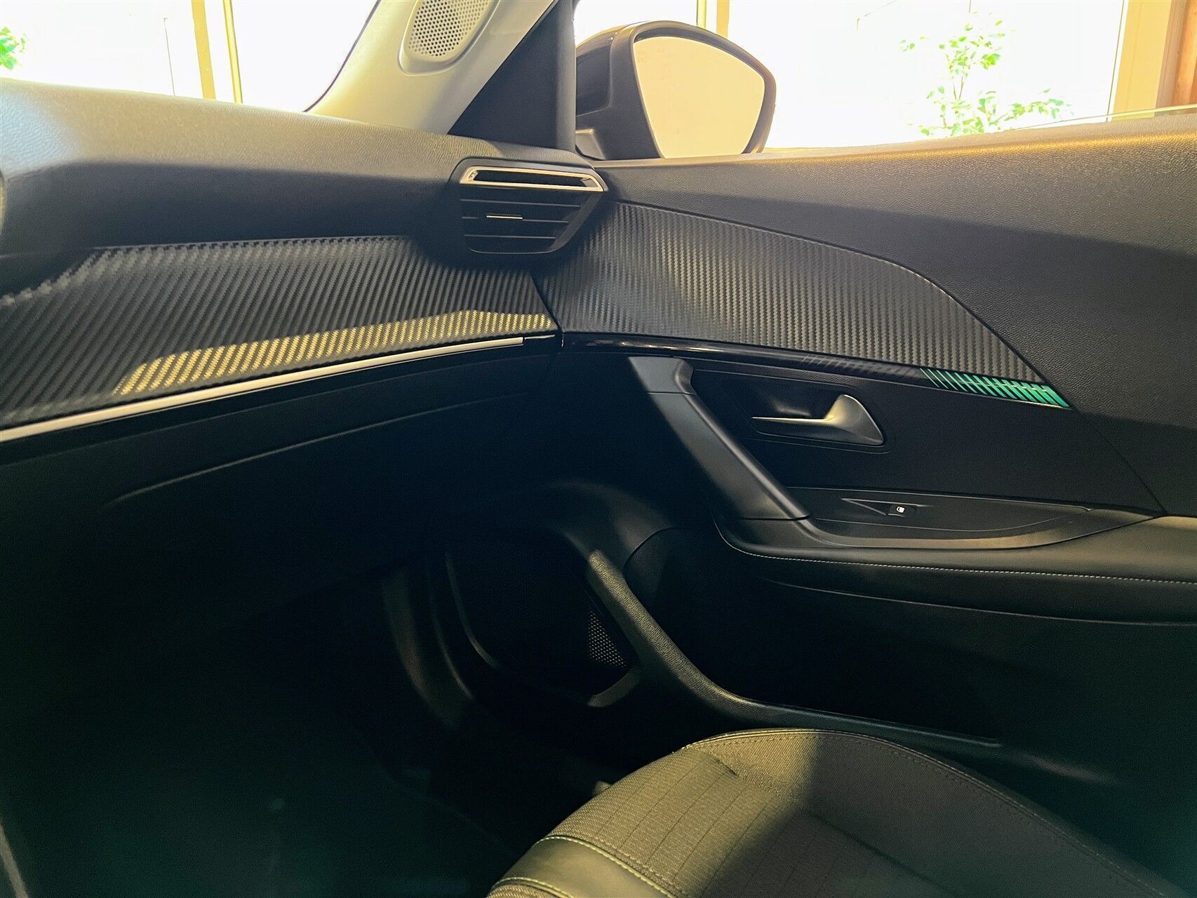 Sort Peugeot e-2008 fra 2021