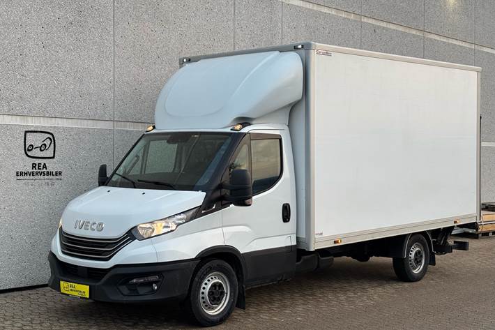 Hvid Iveco Daily fra 2023