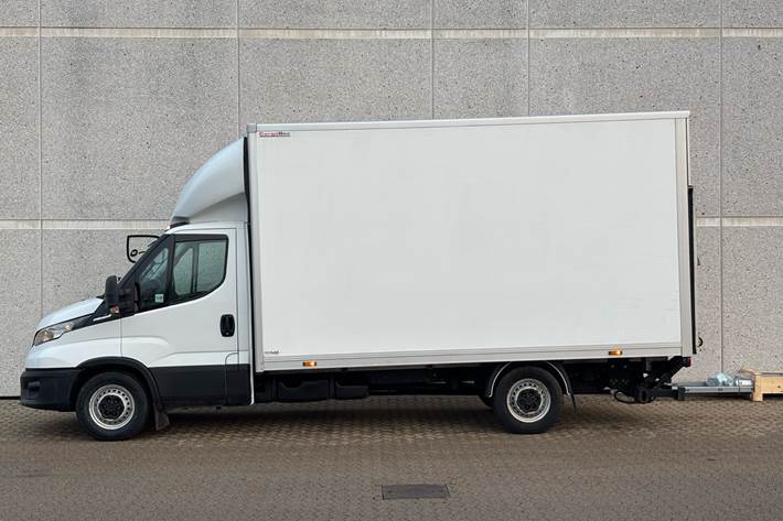 Hvid Iveco Daily fra 2023