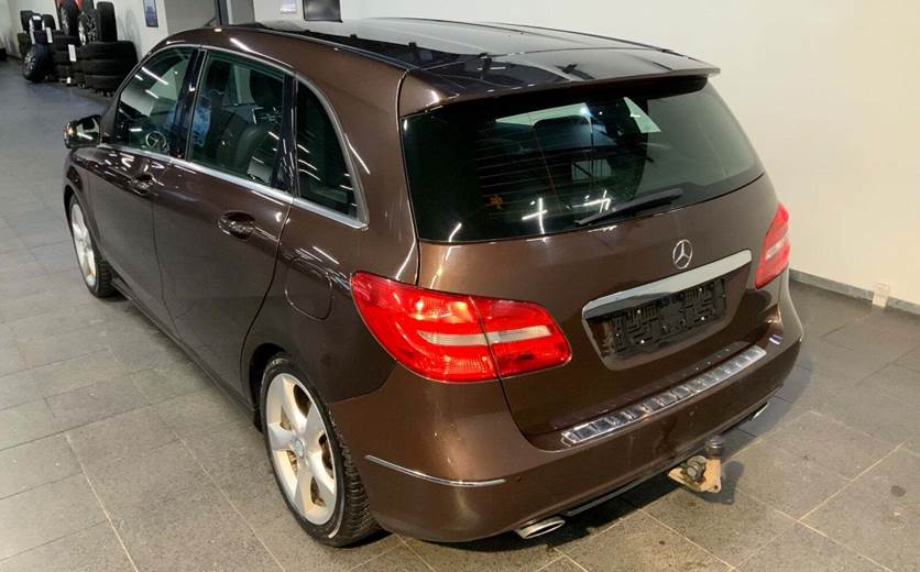 Mercedes B180