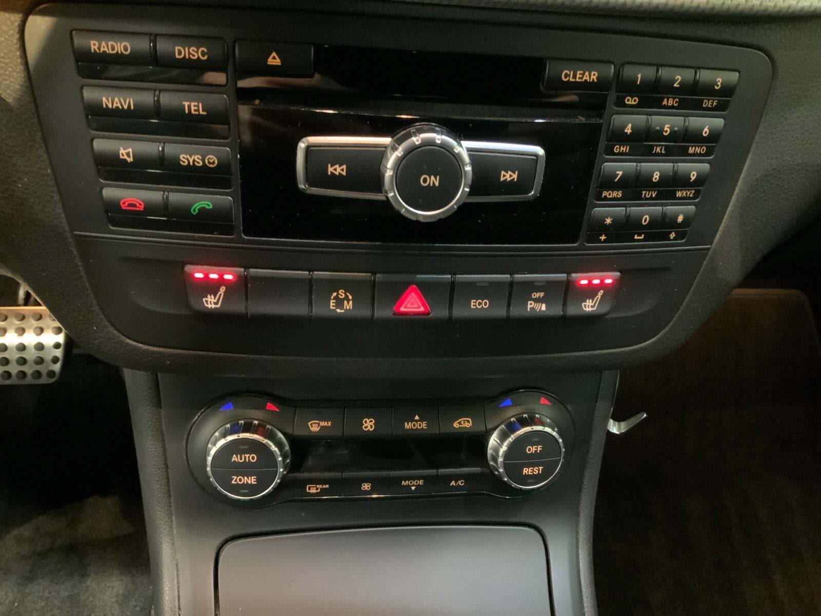 Brun Mercedes B180 fra 2015