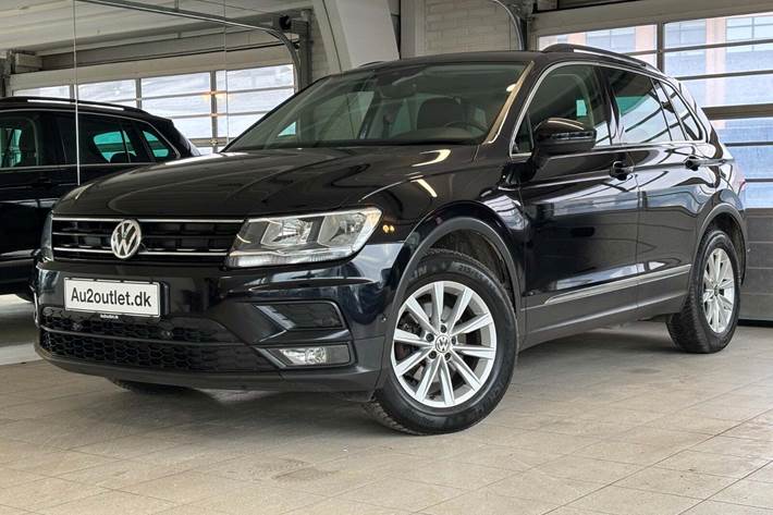 Sort VW Tiguan fra 2019 set udefra