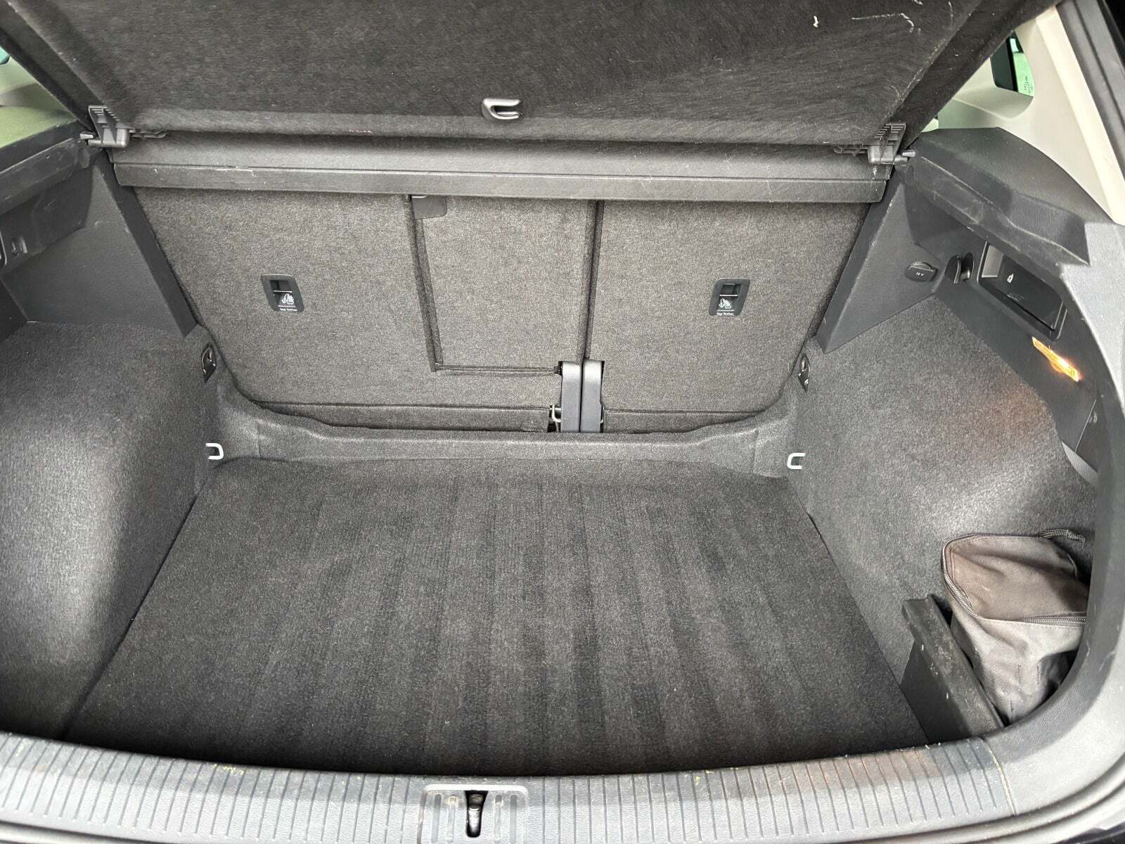 Sort VW Tiguan fra 2019