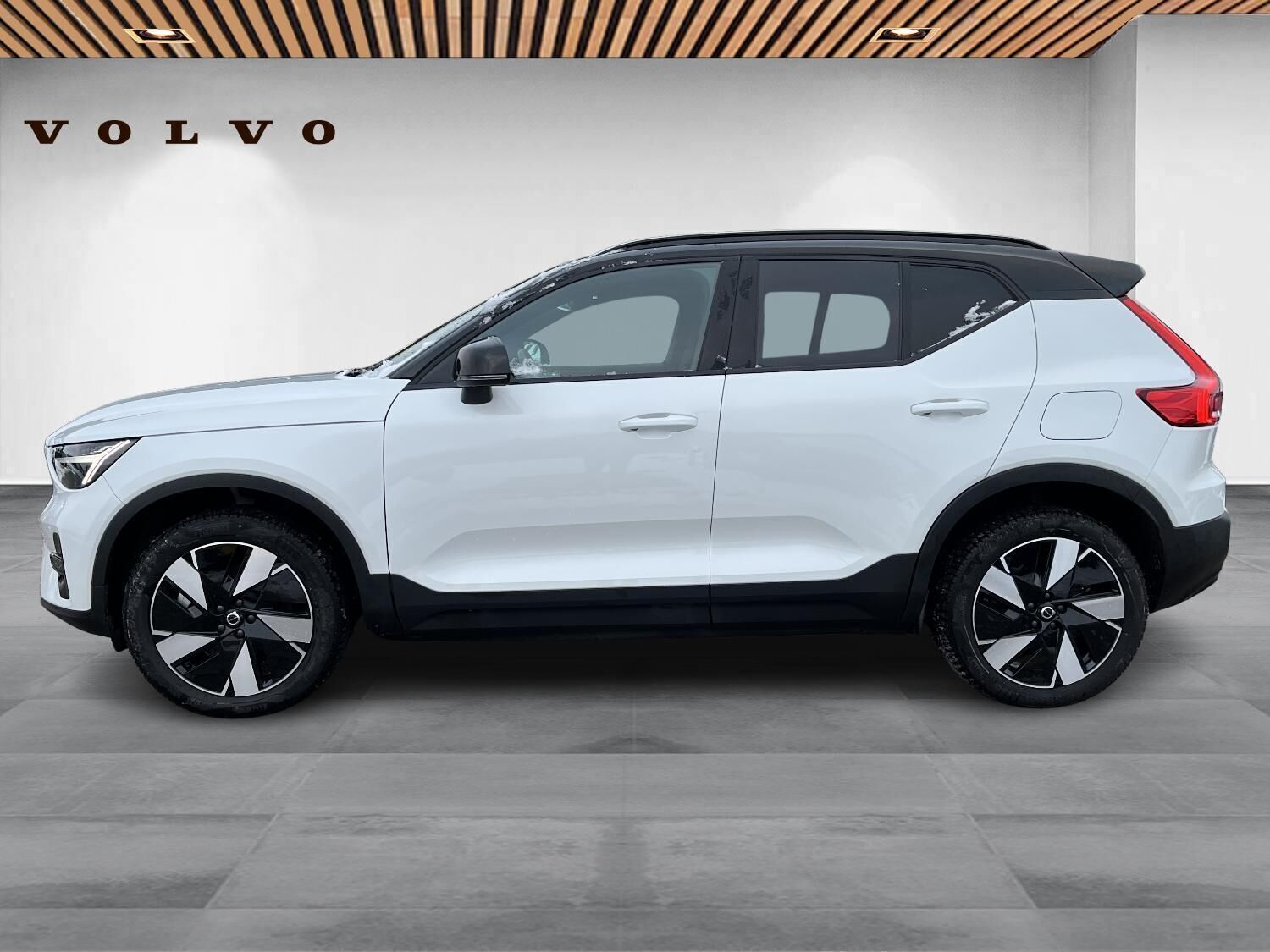 Hvid Volvo XC40 fra 2024