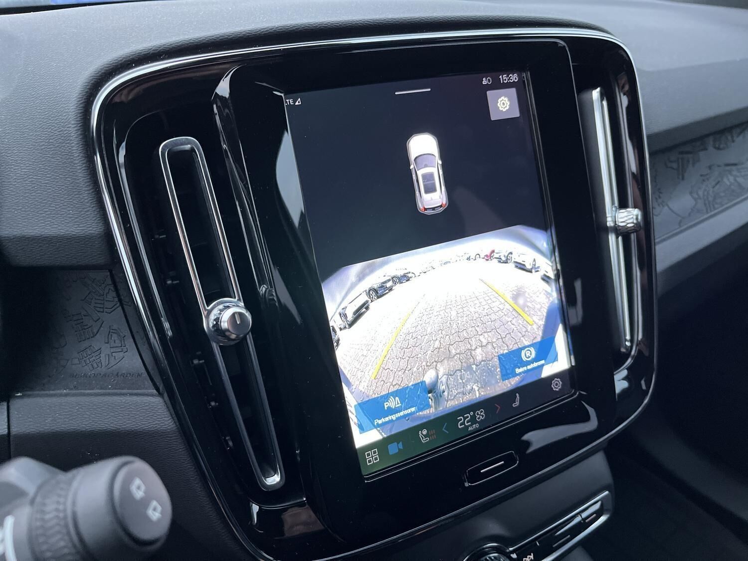 Hvid Volvo XC40 fra 2024