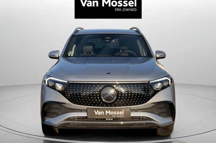 Sølv Mercedes EQB250+ fra 2024
