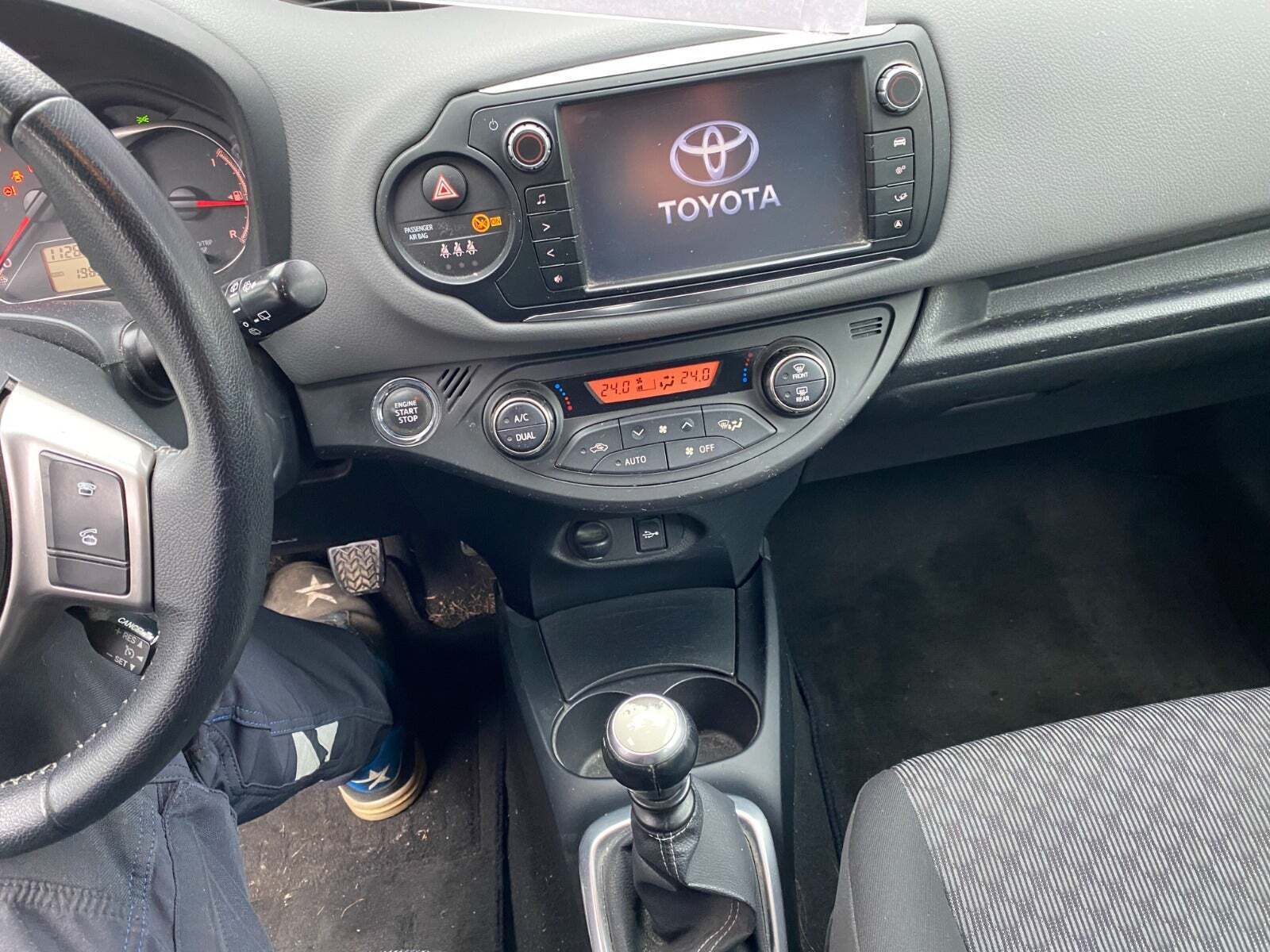 Toyota Yaris 1,3 VVT-i Lounge Edition